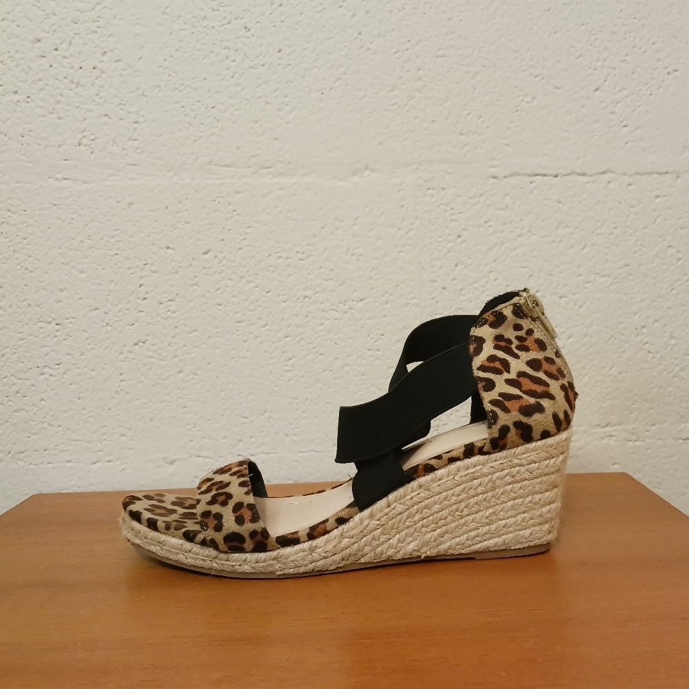 Joli Jolimall Leopard print wedge sandals Size 8.  👡